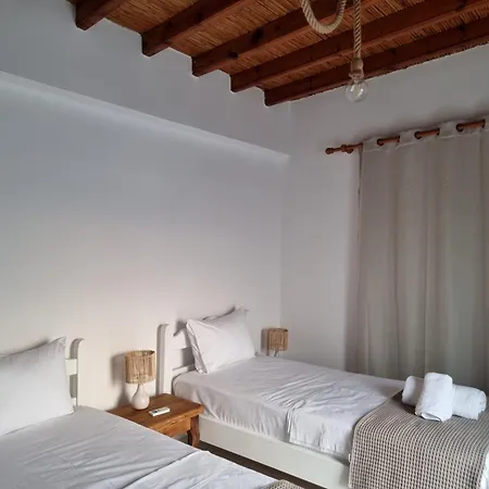 Anthoula Paros Naousa (Paros)